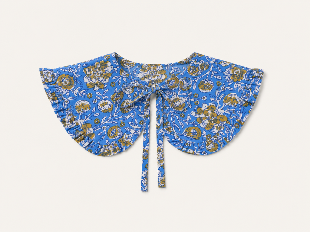 Col amovible fleurs bleues