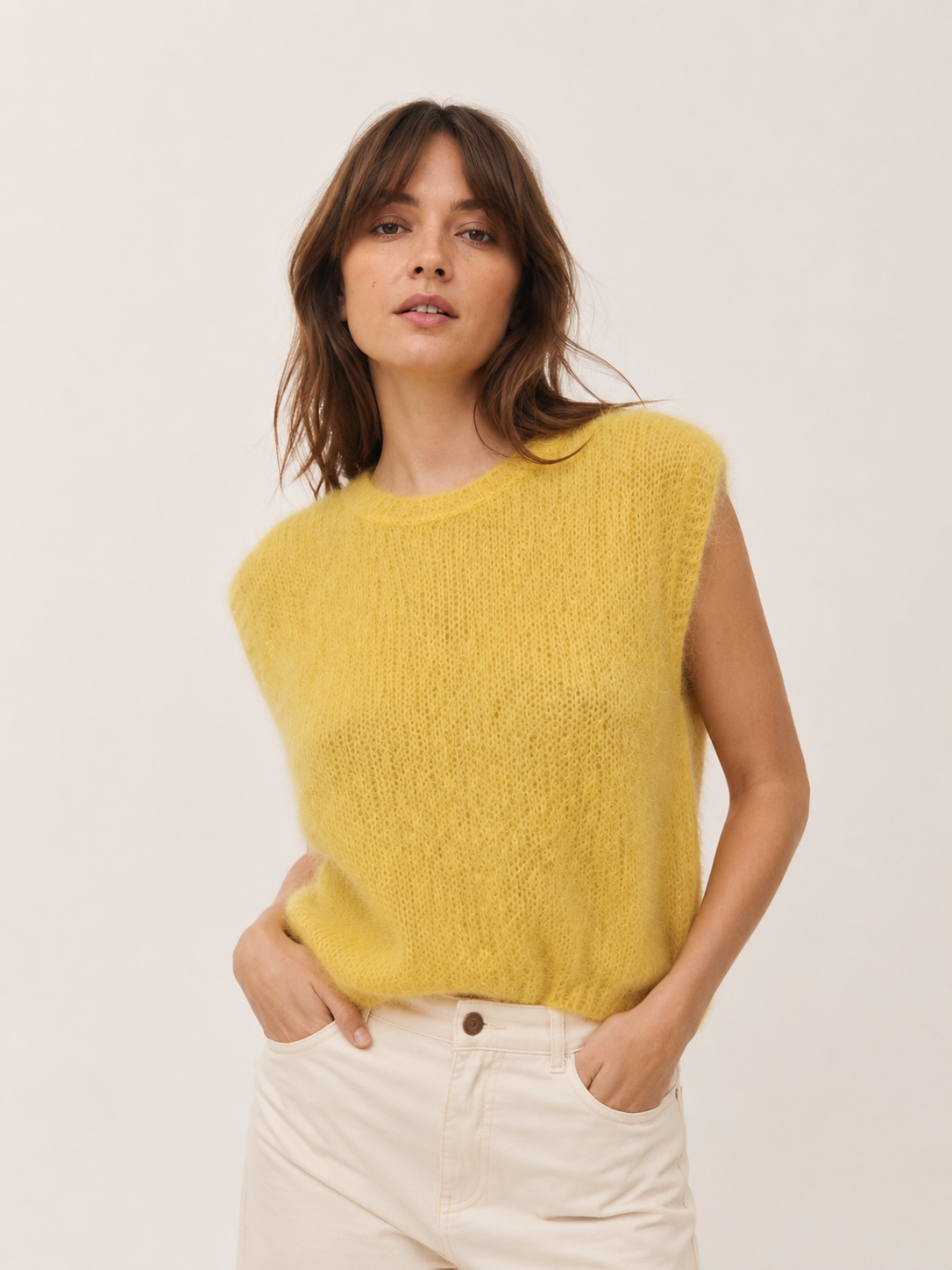 Pull sans manche jaune